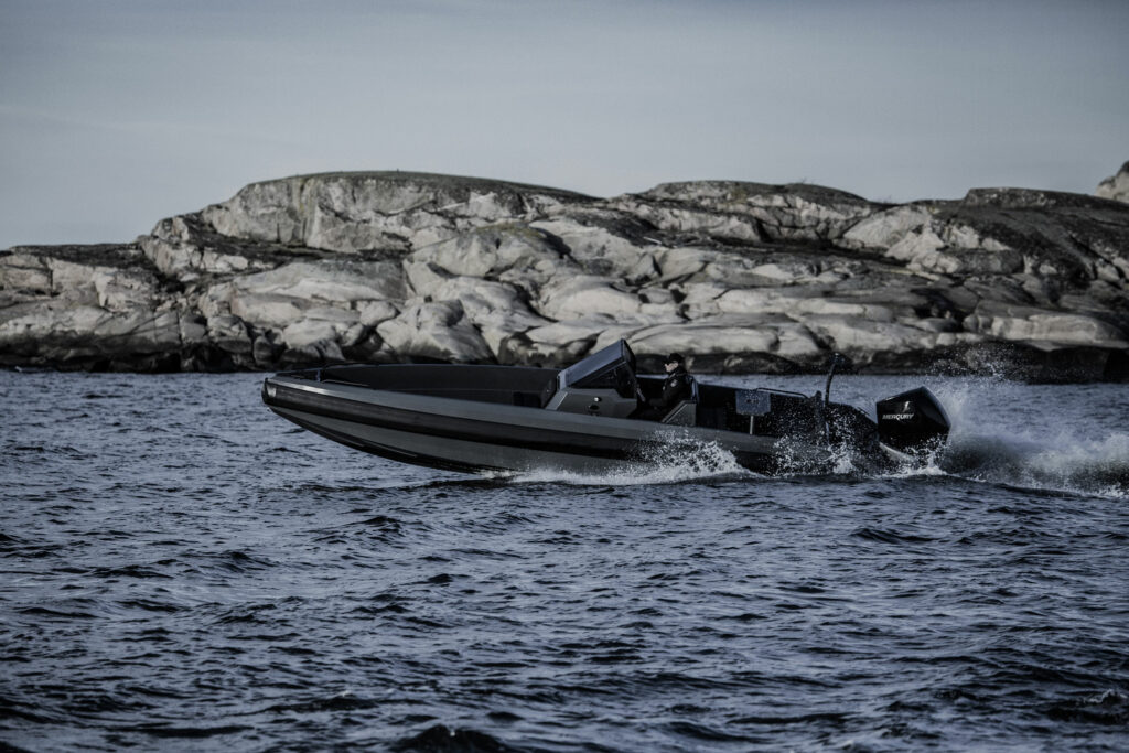 IRON Yachts Iron 827 — photo 6