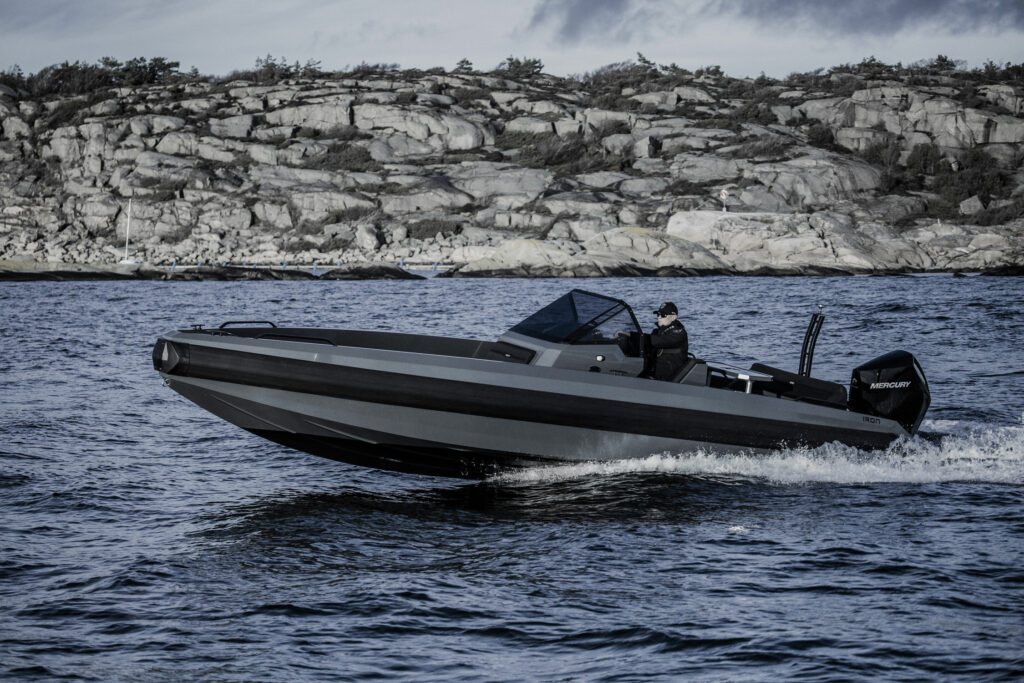 IRON Yachts Iron 827 — photo 5