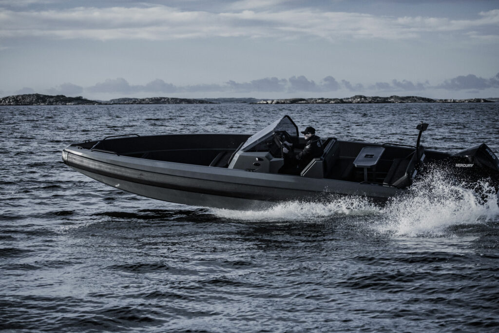 IRON Yachts Iron 827 — photo 7