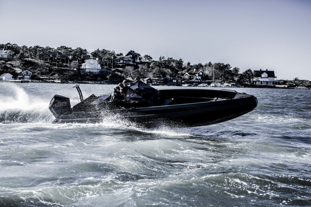 IRON Yachts Iron 827 — photo 9