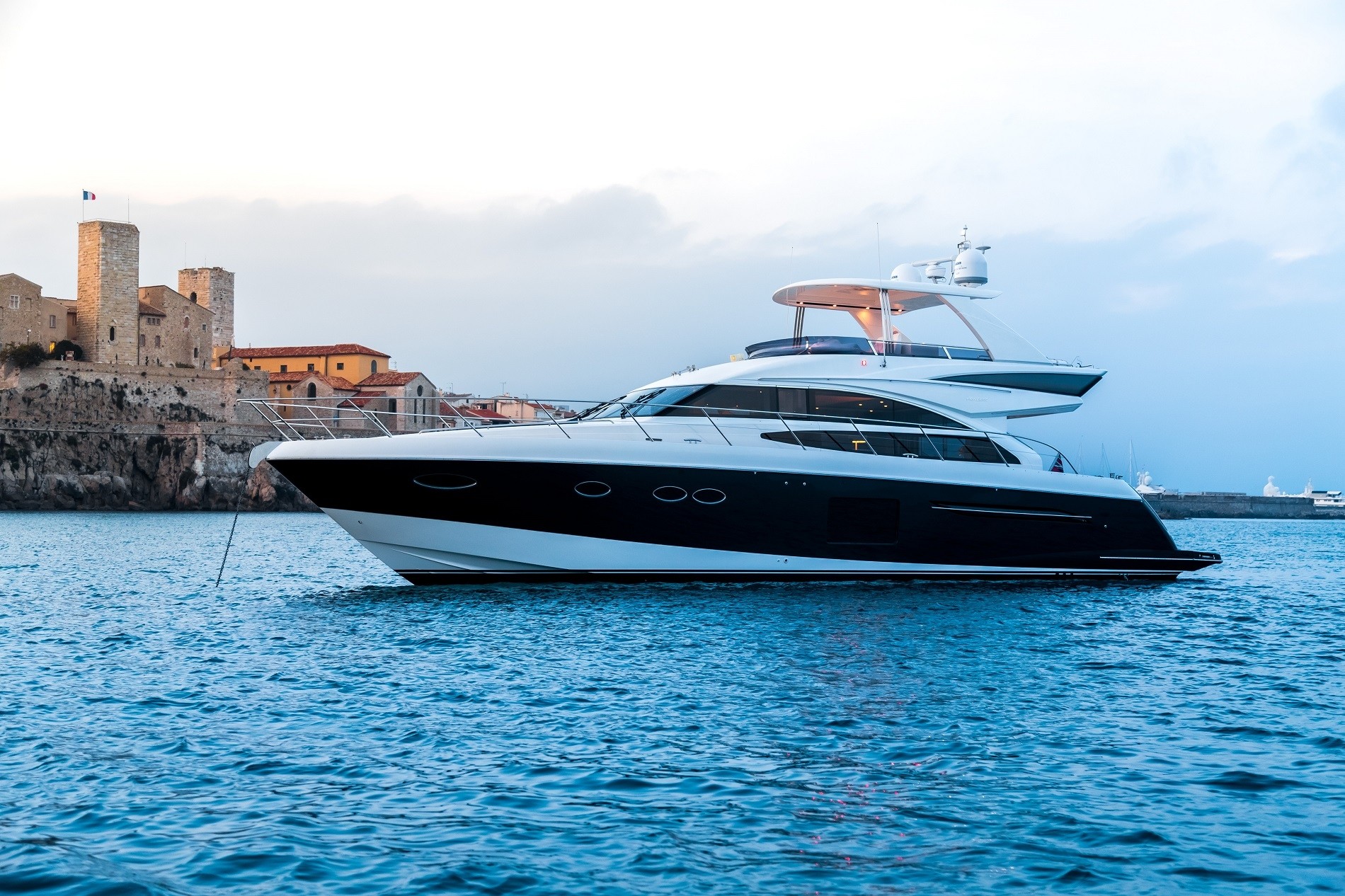 Princess V42 — photo 4