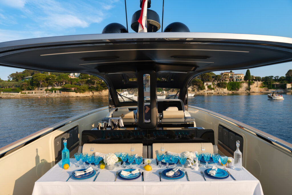 Invictus Yacht TT460 — photo 9