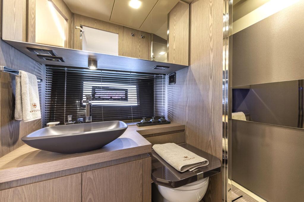 Invictus Yacht TT460 – Vanilla Sea — photo 7