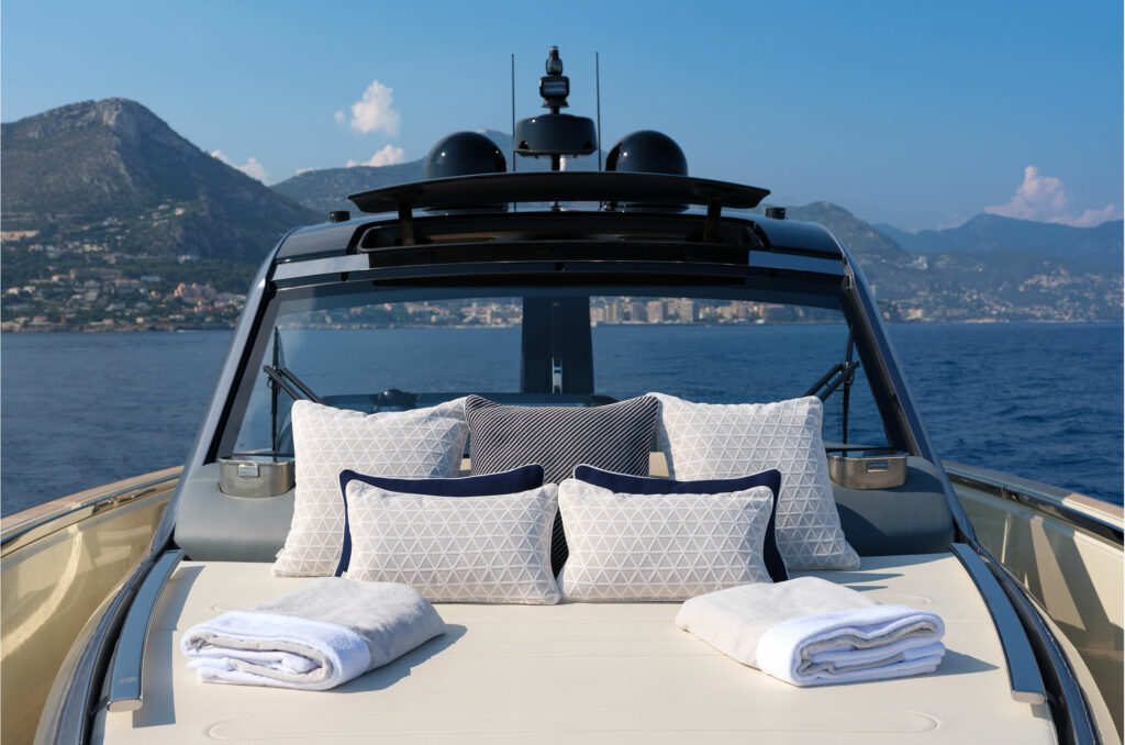 Invictus Yacht TT460 — photo 7