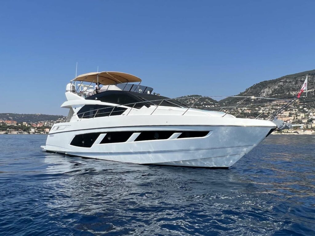 Yacht charter