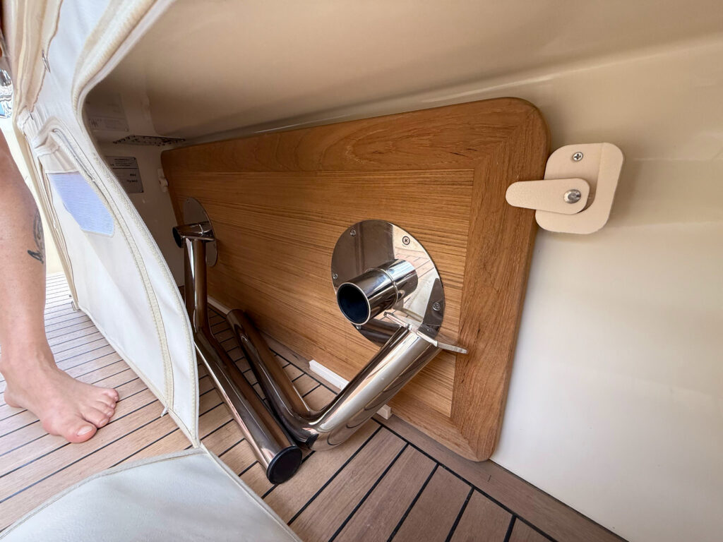 Invictus Yacht GT320 Wild Bronze — photo 18