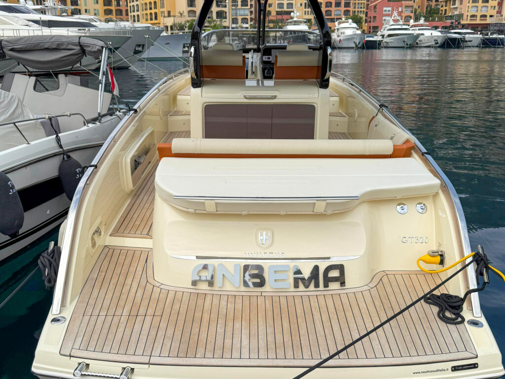 Invictus Yacht GT320 Wild Bronze — photo 8