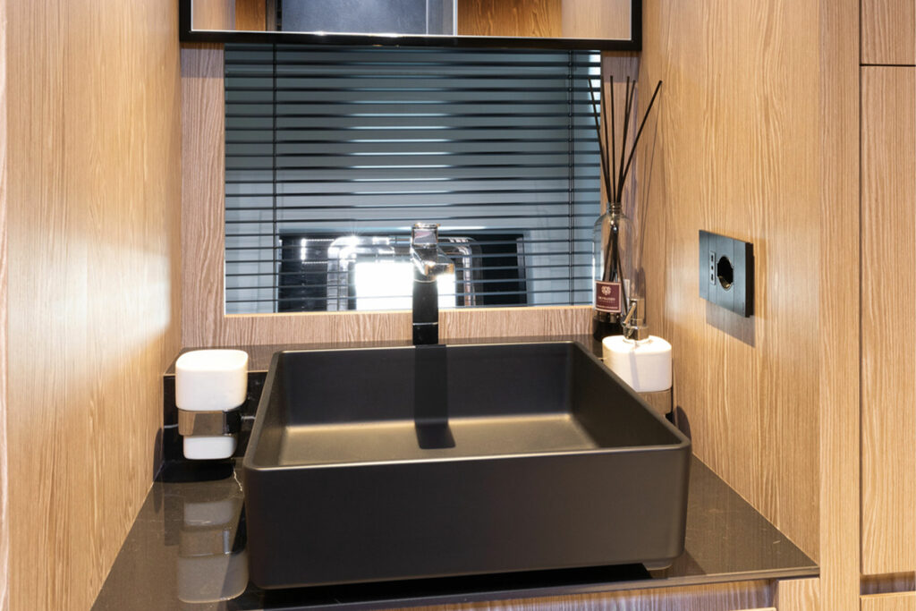 Arcadia Yachts Аrcadia Sherpa 80XL — photo 28