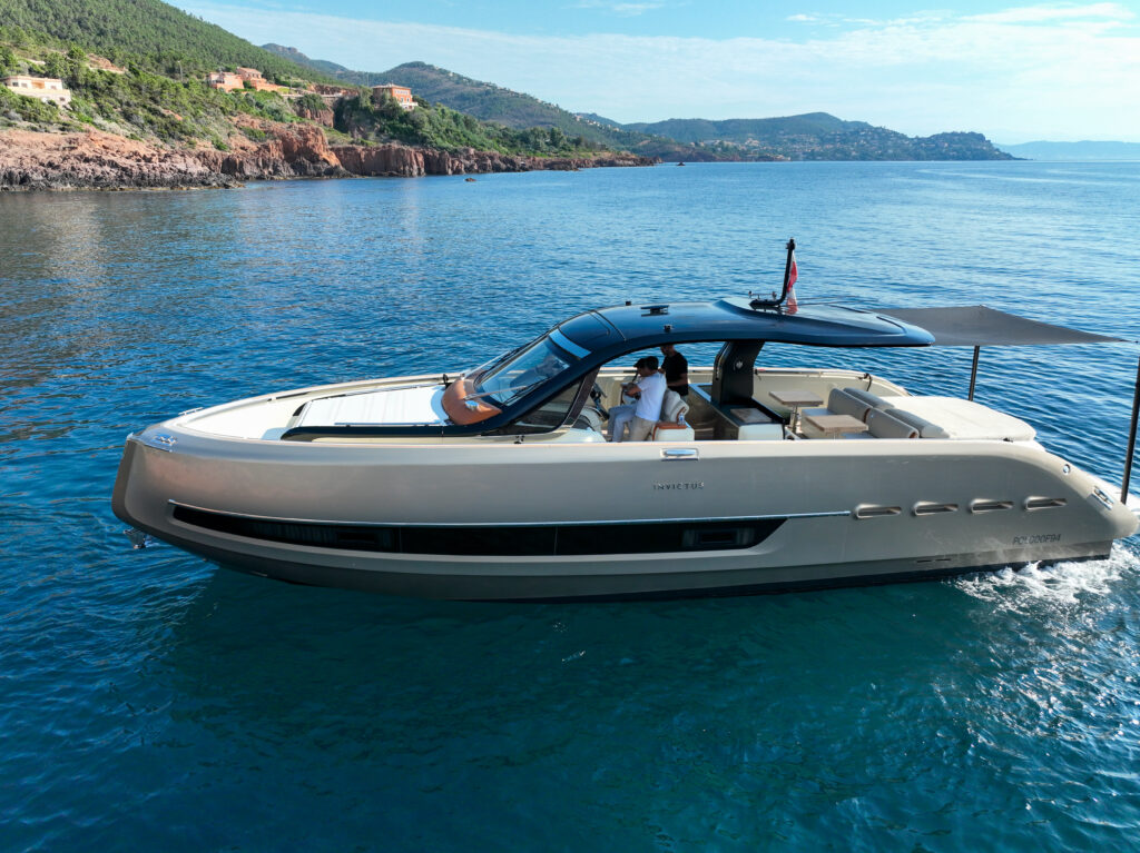 Invictus Yacht TT460 — photo 31