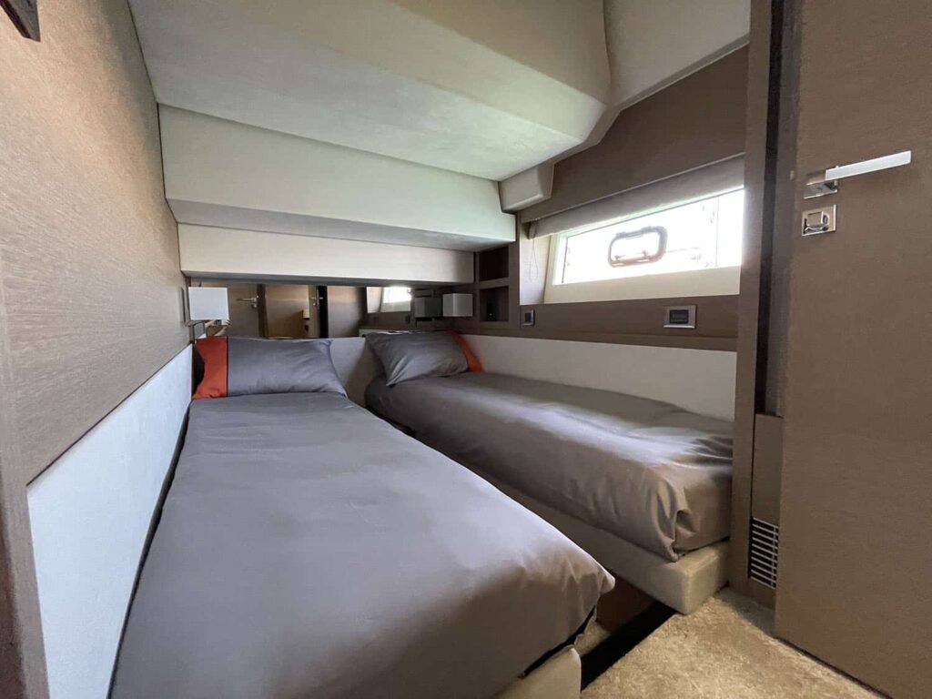 Prestige 630 — photo 11