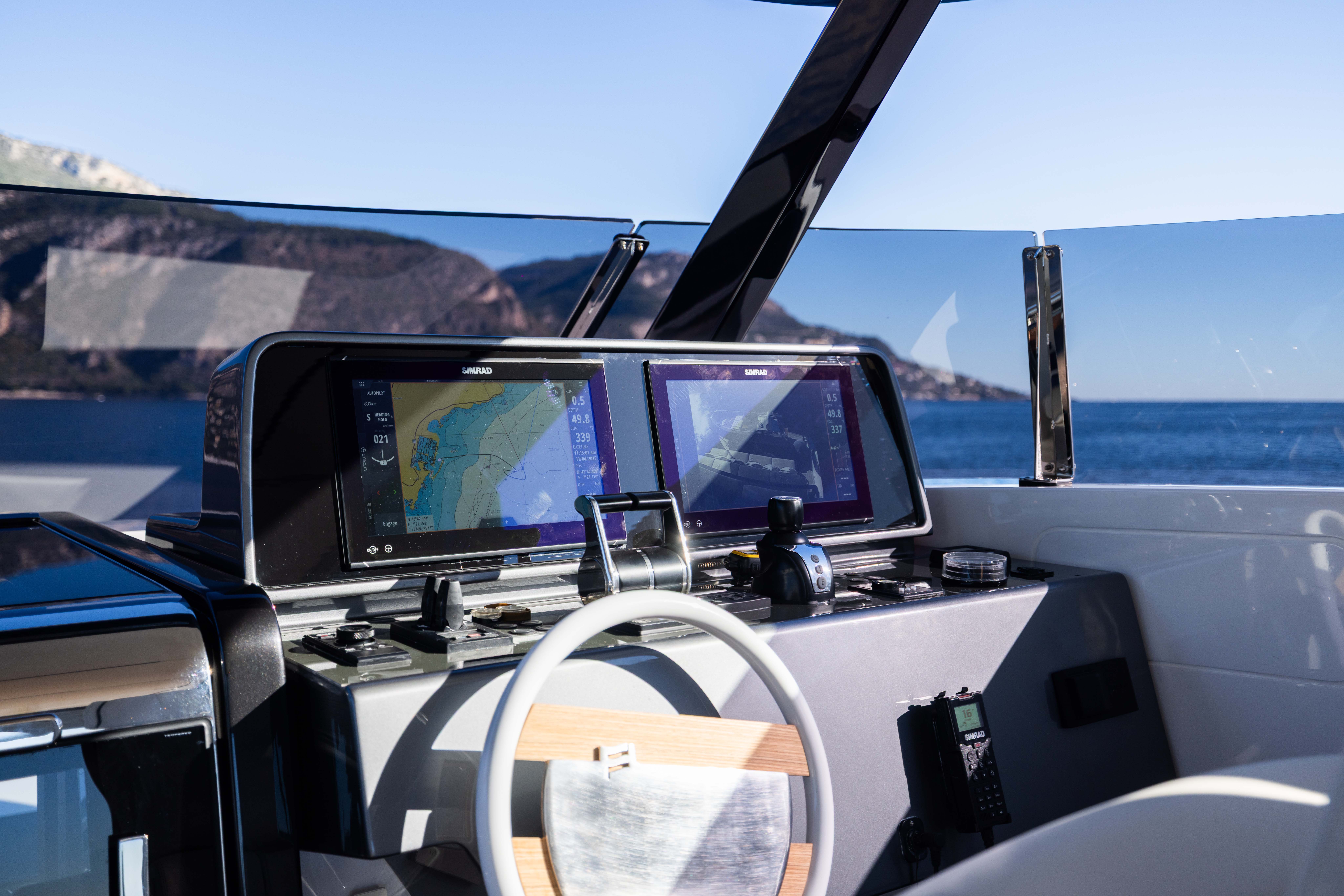 Ferretti Infynito 80 — photo 2
